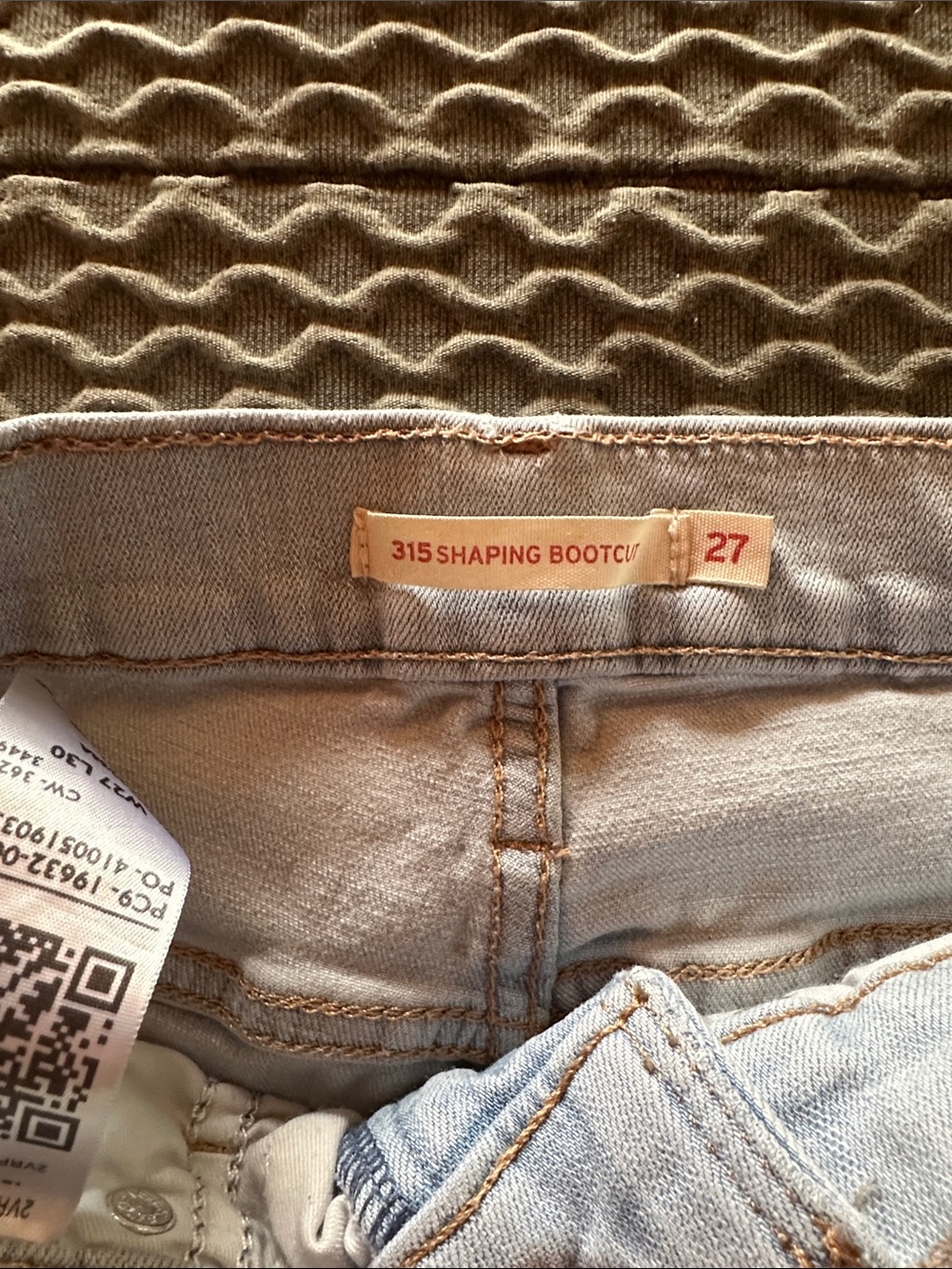 Levi’s 315 Shaping Bootcut Jeans - Light Blue Women’s Jeans size 27